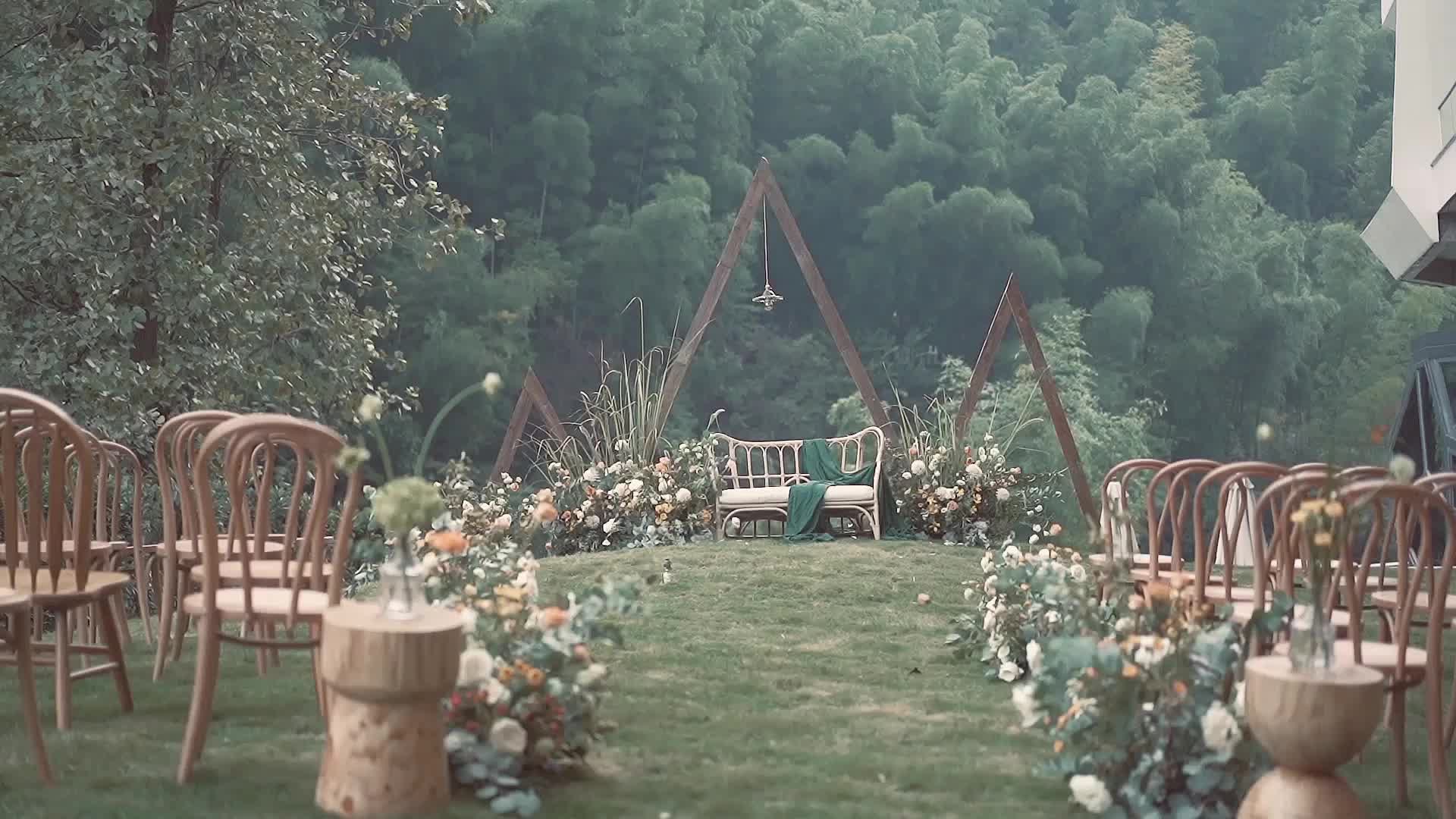 沈佳磊 含云山奢户外婚礼案例