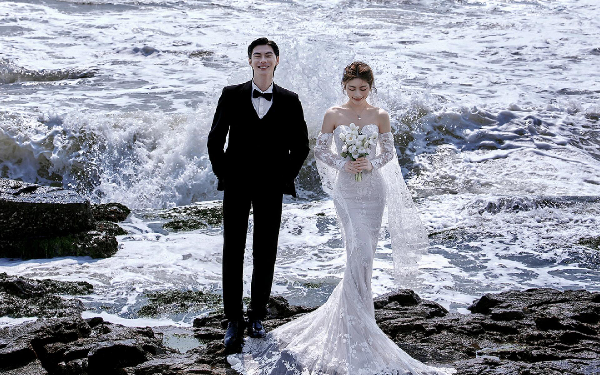 电影感拉满｜礁石海景婚纱照越看越心动