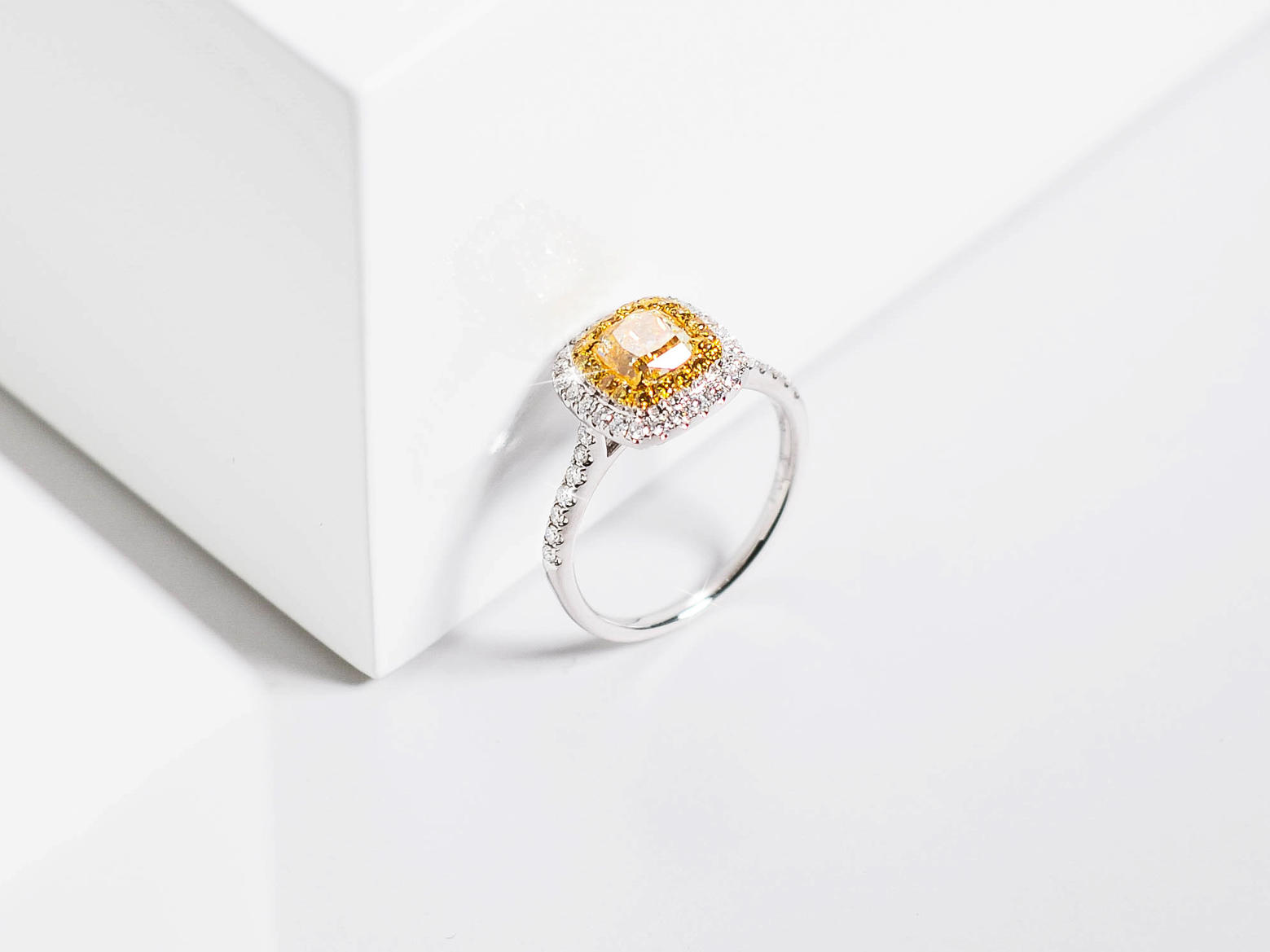 FASCINE | 1克拉双层环绕镶钻奢华黄钻