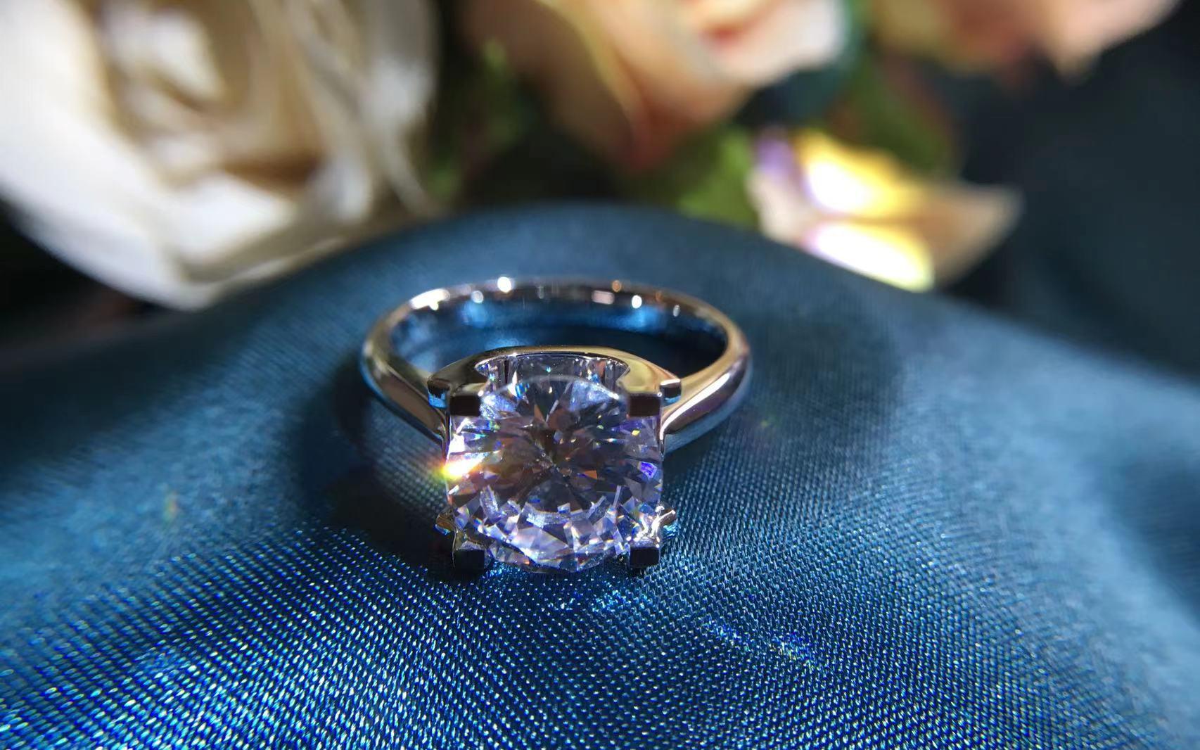 非梵钰禧｜18K白3克拉牛头简约四爪求婚钻戒女戒