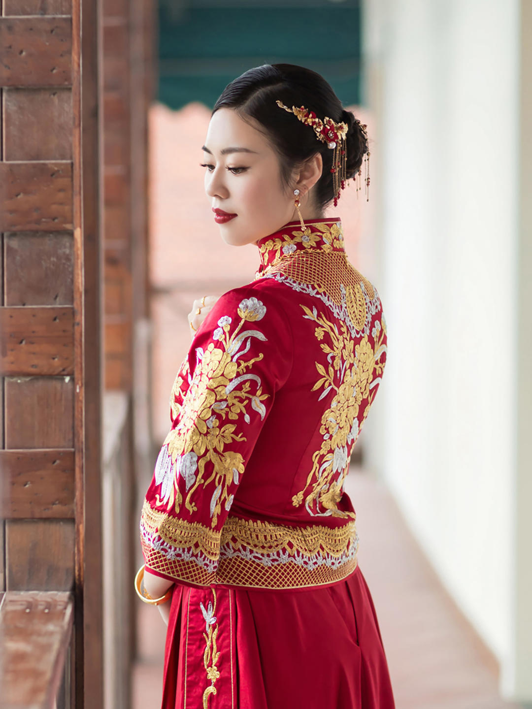 【也宁婚纱】3件套租赁  齐地主纱版