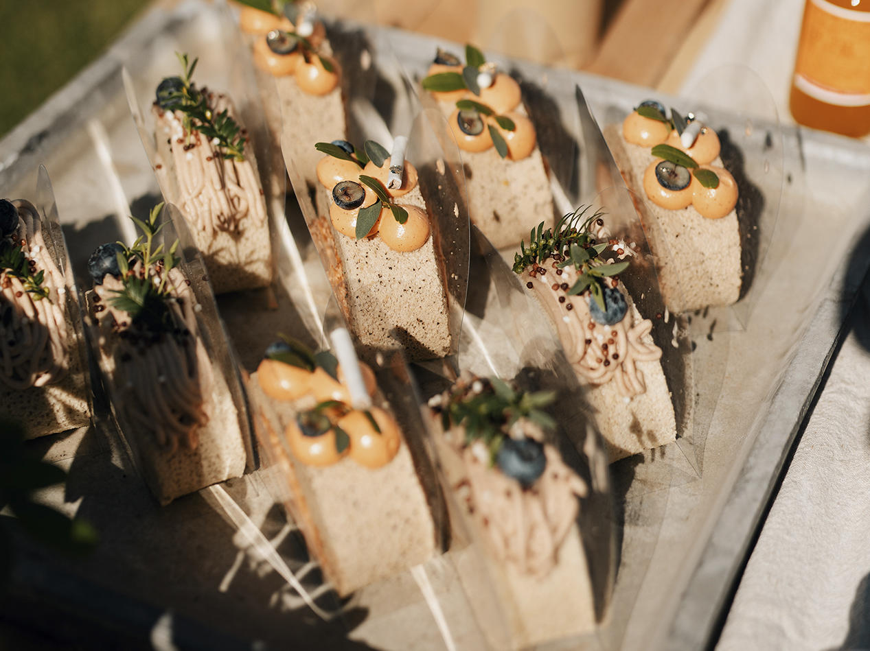 秋木色  小预算 LV系列小众设计户外草坪婚礼