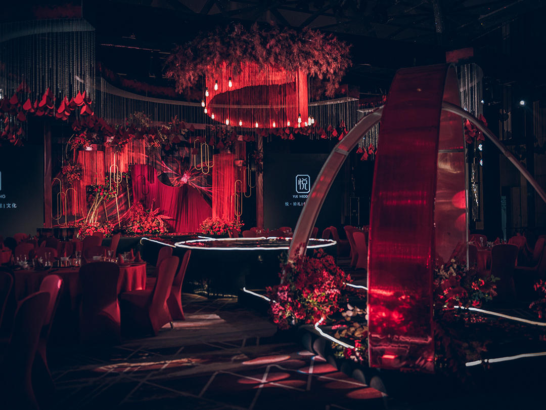 【冬季】奢华吊顶大气红色主题 订单送定制手捧花