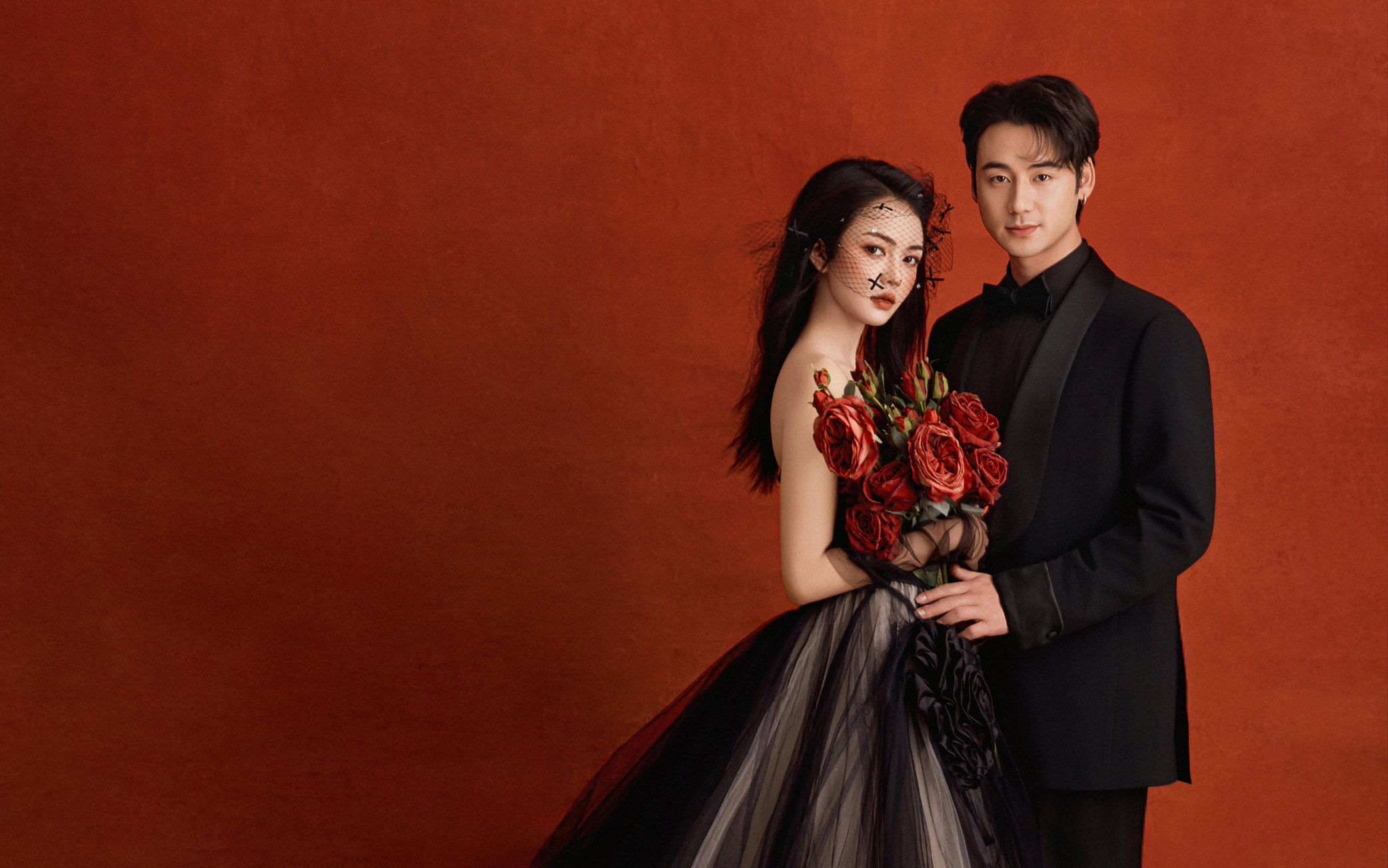 黑紗婚紗照贏麻了｜這比白紗好看多了