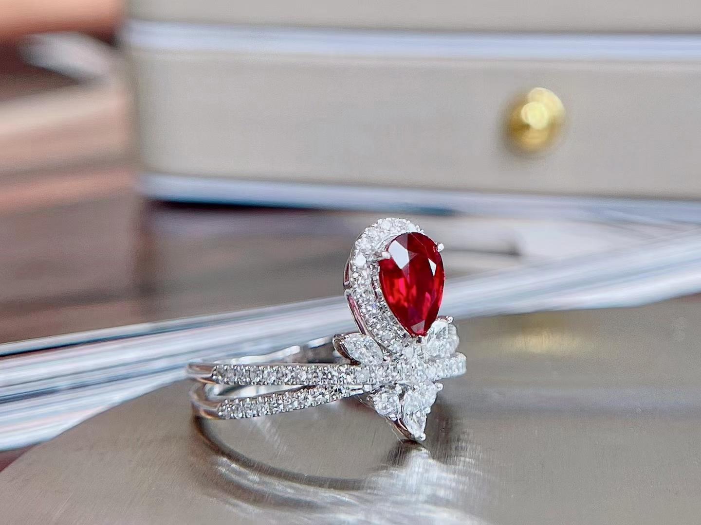 生动饱满的红色~像爱情一样鲜艳明亮