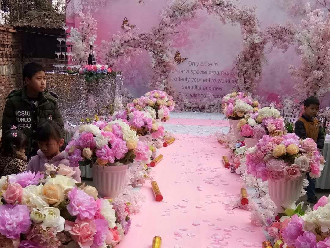 日 丽 风 和，粉色婚礼