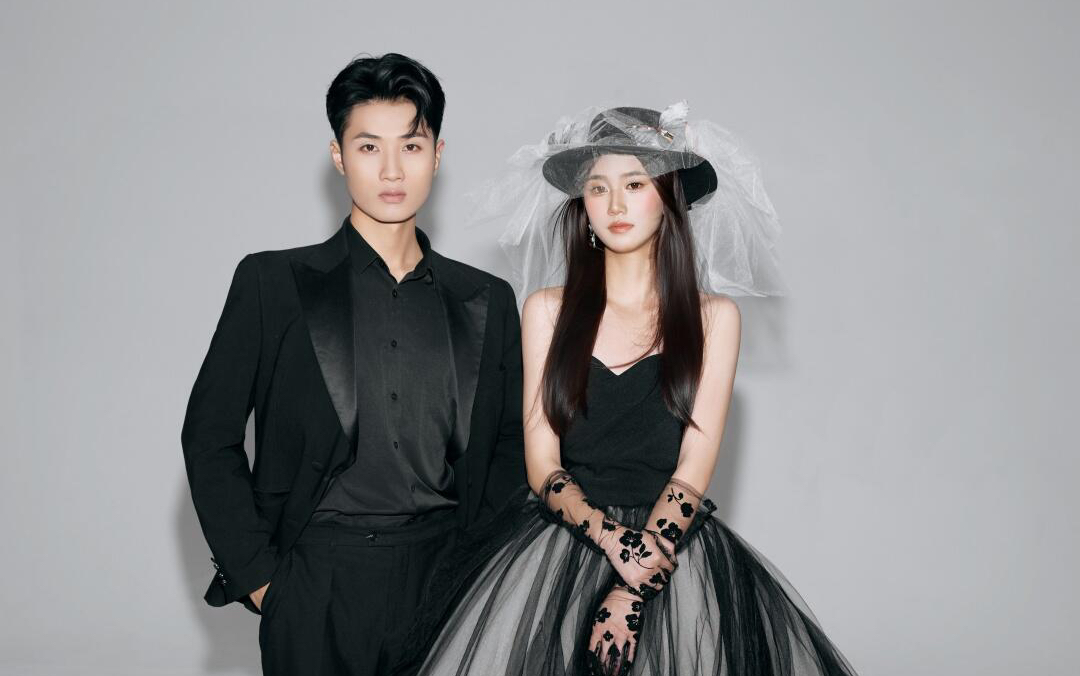 愛(ài)慘了｜高級(jí)又浪漫的極簡(jiǎn)黑紗婚紗照