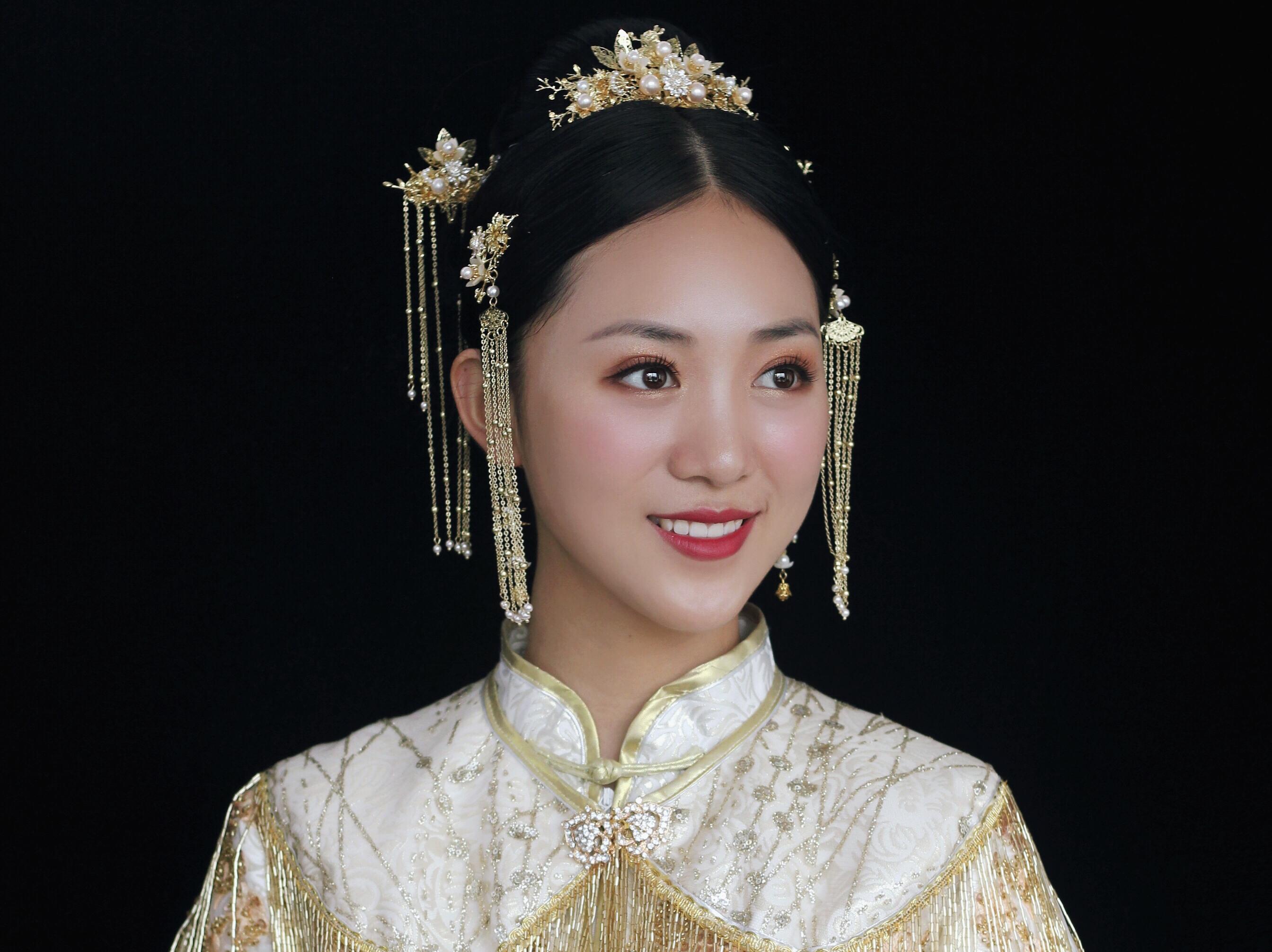 【超高人气】超值婚纱套系婚纱+秀禾+礼服+伴娘服