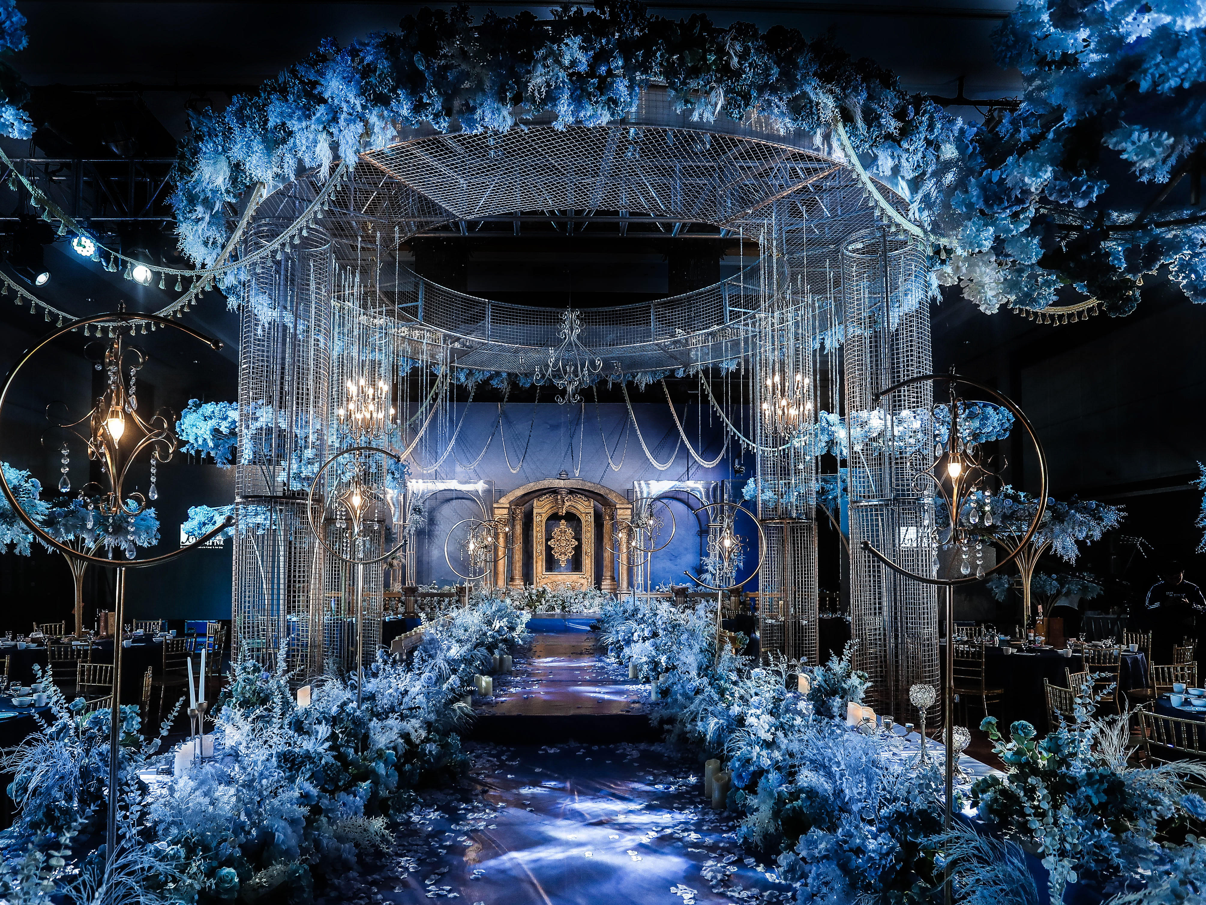 嘉悦宴会设计｜蓝金色系低调奢华复古婚礼