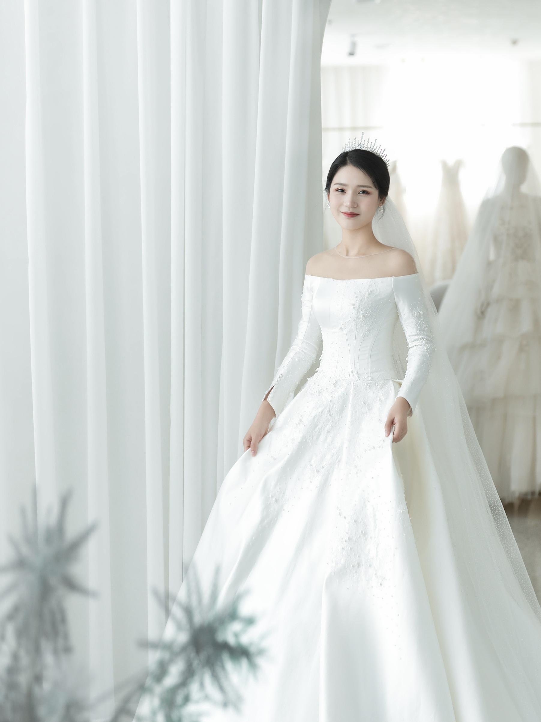 【限时限量】出门+拖尾+秀禾+敬酒+伴娘3980