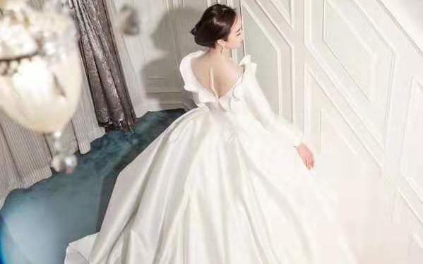 【ZOES】优雅长袖缎面主纱