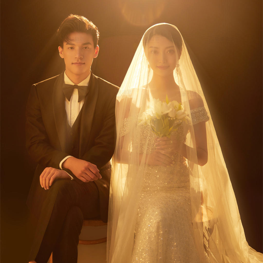 这组简约光影婚纱照，简直谁拍谁好看!   室内婚