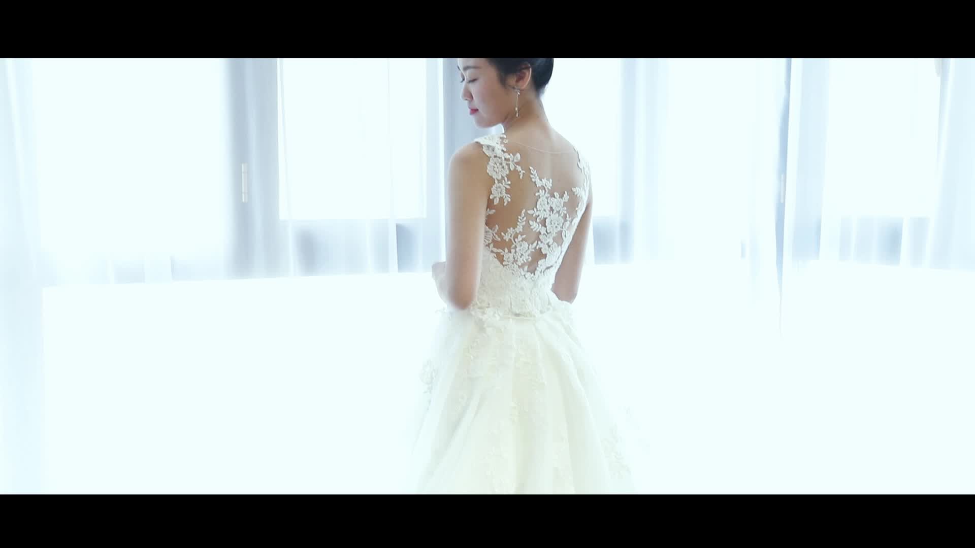 长沙天鹅婚纱礼服 时尚缎面一字裤大拖尾婚纱礼服