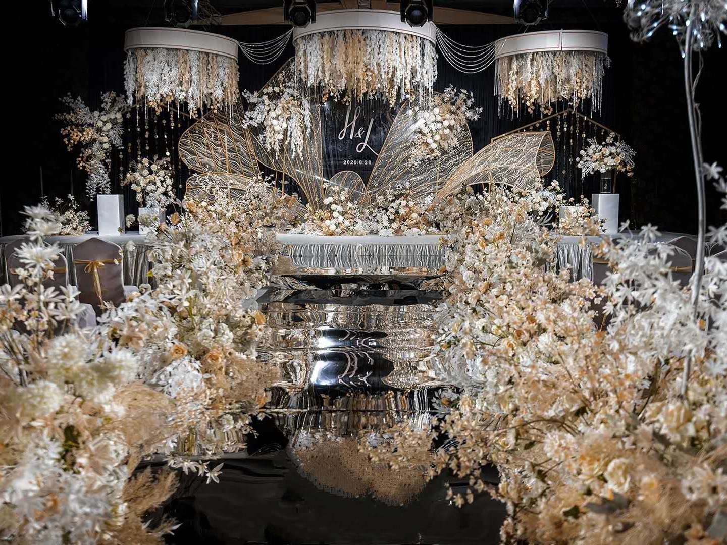 【维卡婚礼】大气唯美.两处吊顶+一价包干【实景】