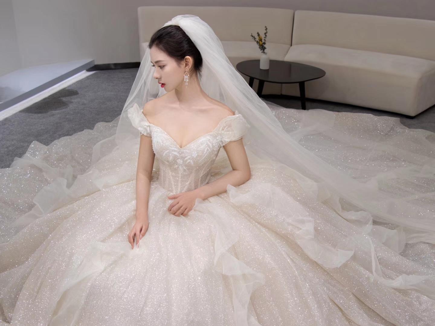 【彼爱爆款主推】秀禾+拖尾仪式纱+敬酒服+伴娘服