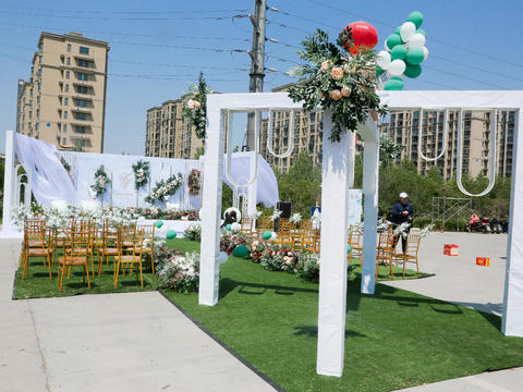 社区户外白绿色小清新婚礼