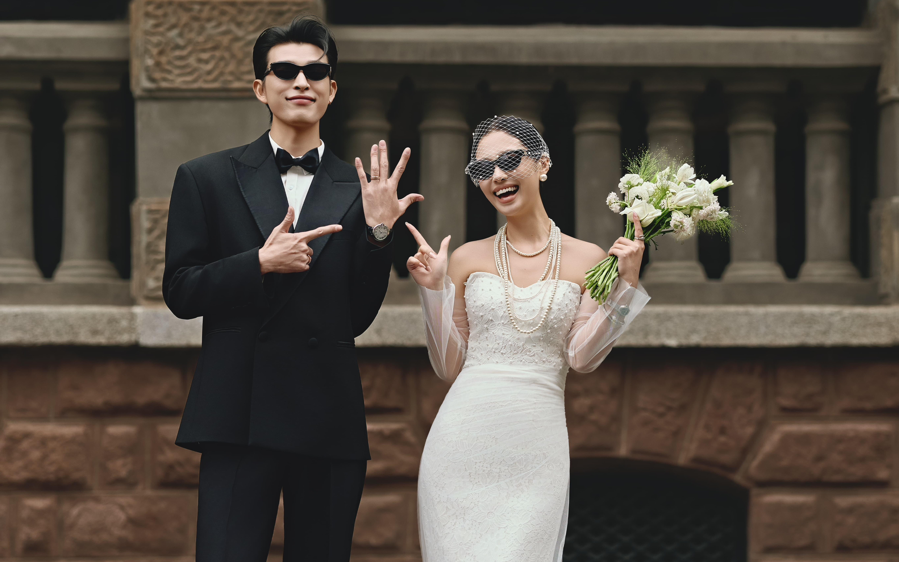 電影級(jí)浪漫 ｜—眼淪陷的復(fù)古街拍婚紗照