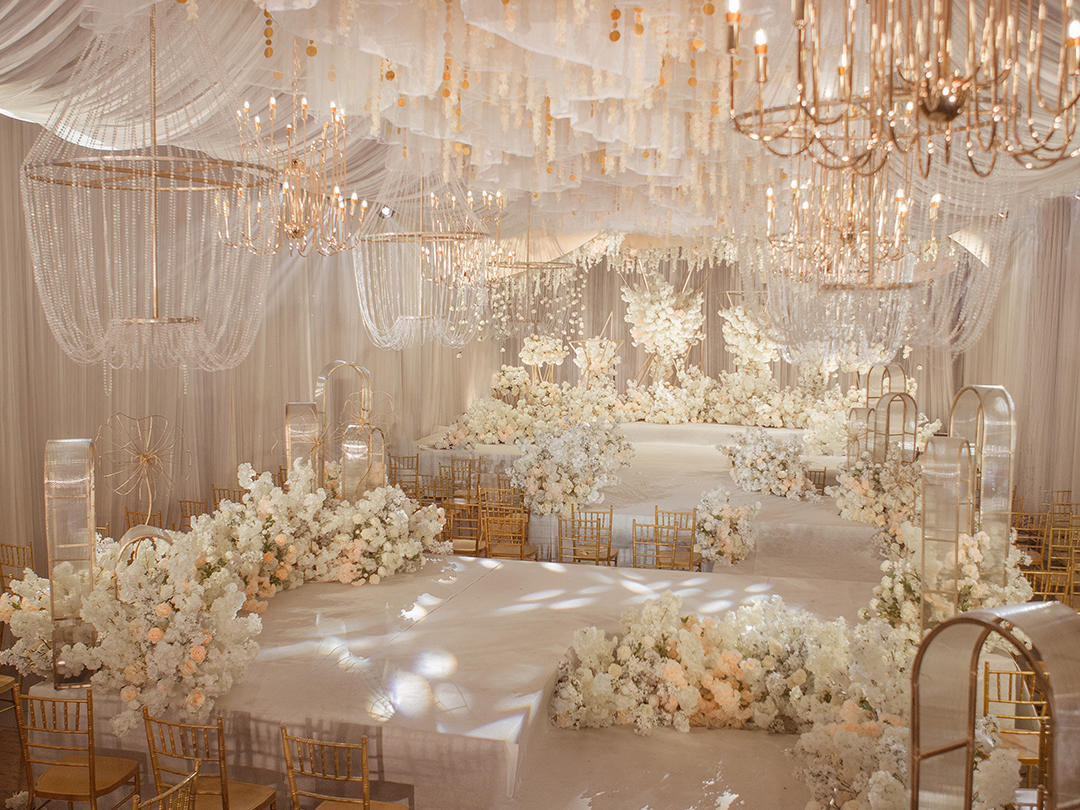 「巴黎春天」：唯美、主题婚礼、超值特惠送四大金刚