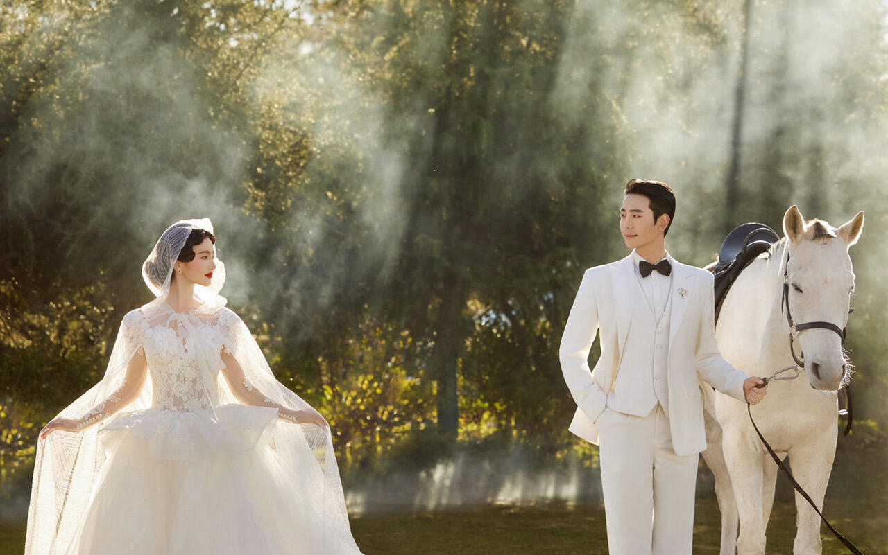 噢，快看，丁達爾效應