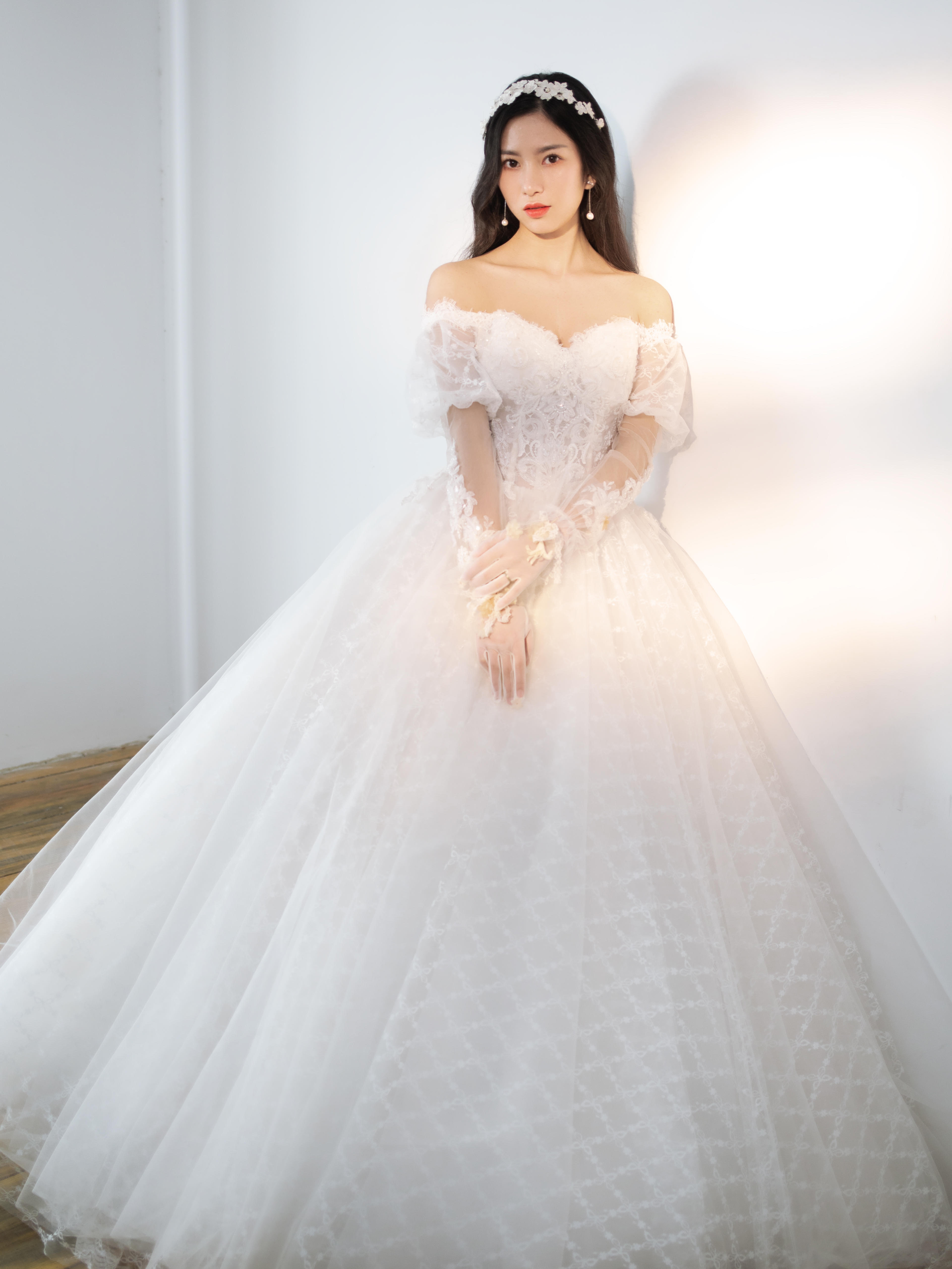 甜美宫廷一字肩仪式纱＋敬酒服＋出门服