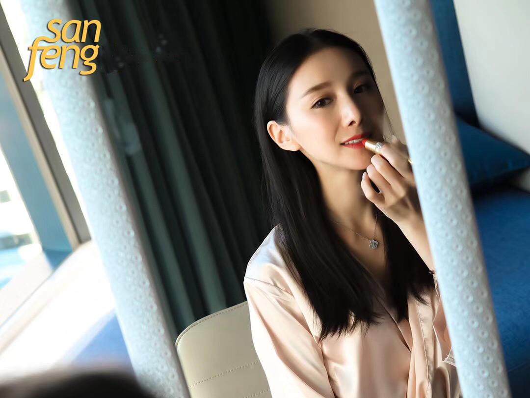 【苗苗】全天私人跟妆+三组造型