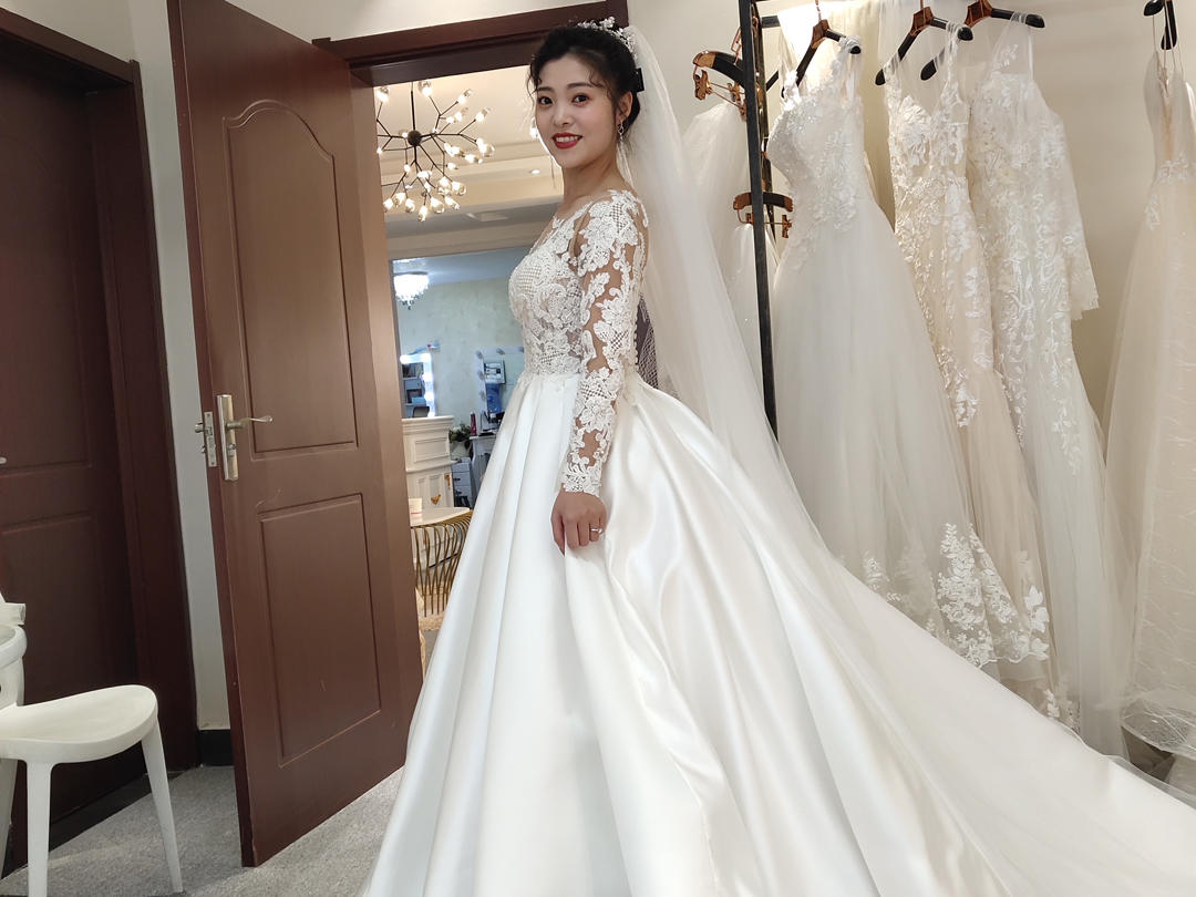 【 雅致系列套餐 】送7套服装+跟妆