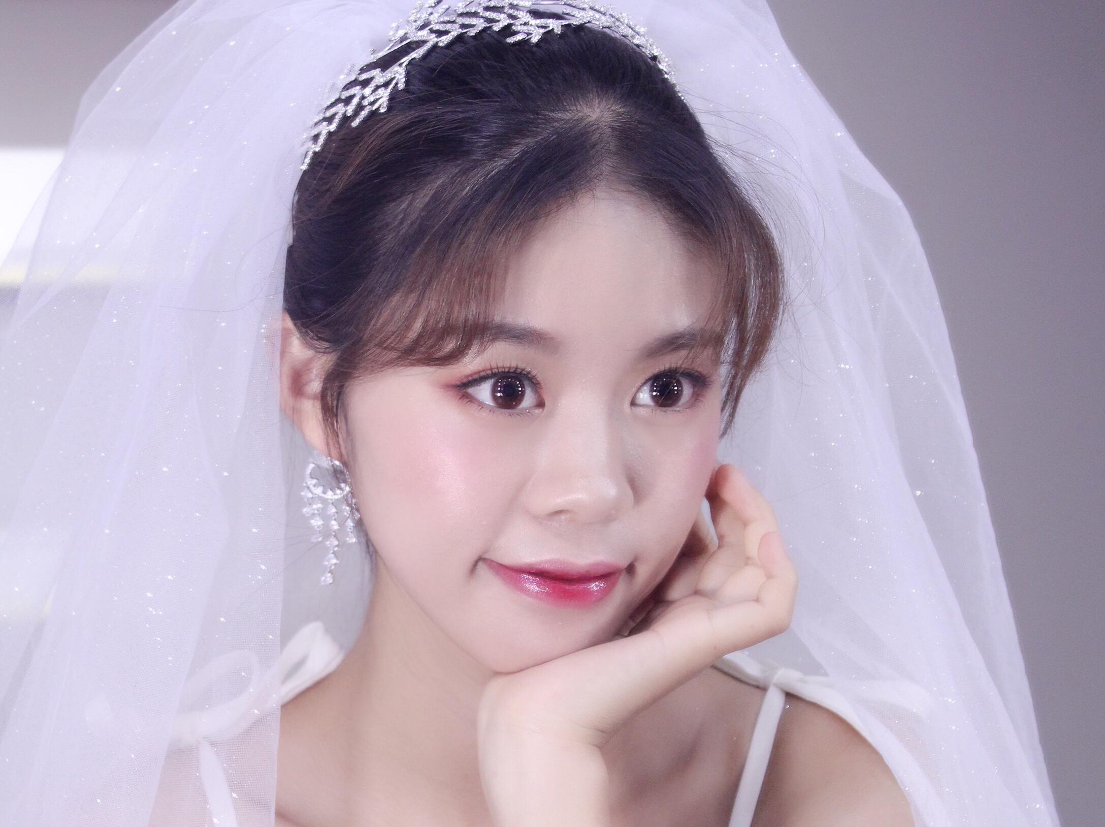 【锦鹤跟妆+全新婚纱组合】超值7件套+3套妆面。