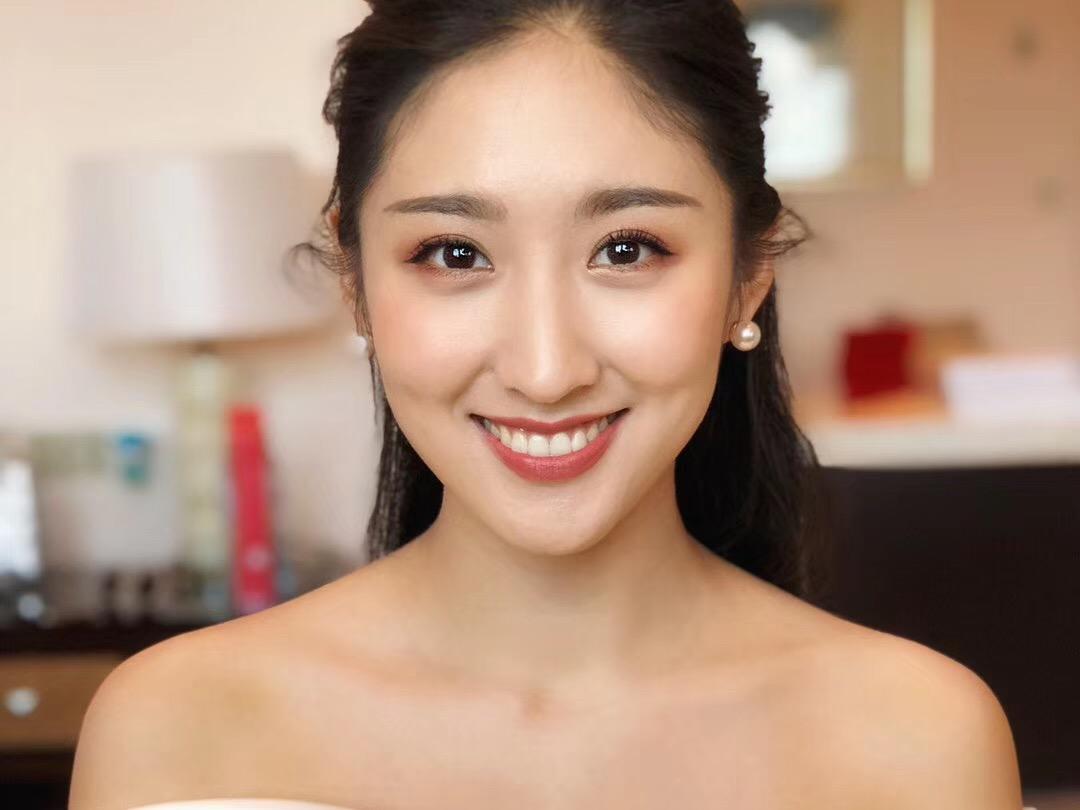 专家日韩，及中式全程跟妆。高端饰品一对一定制