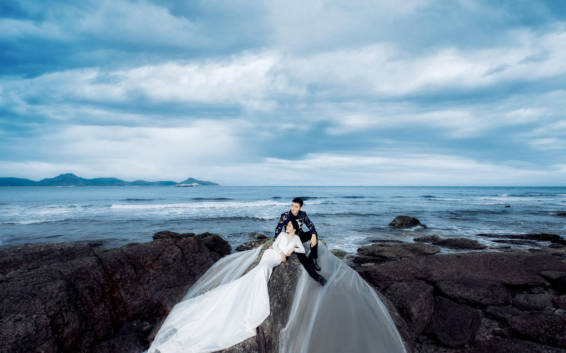 热门旅拍婚纱照三亚包接机住宿