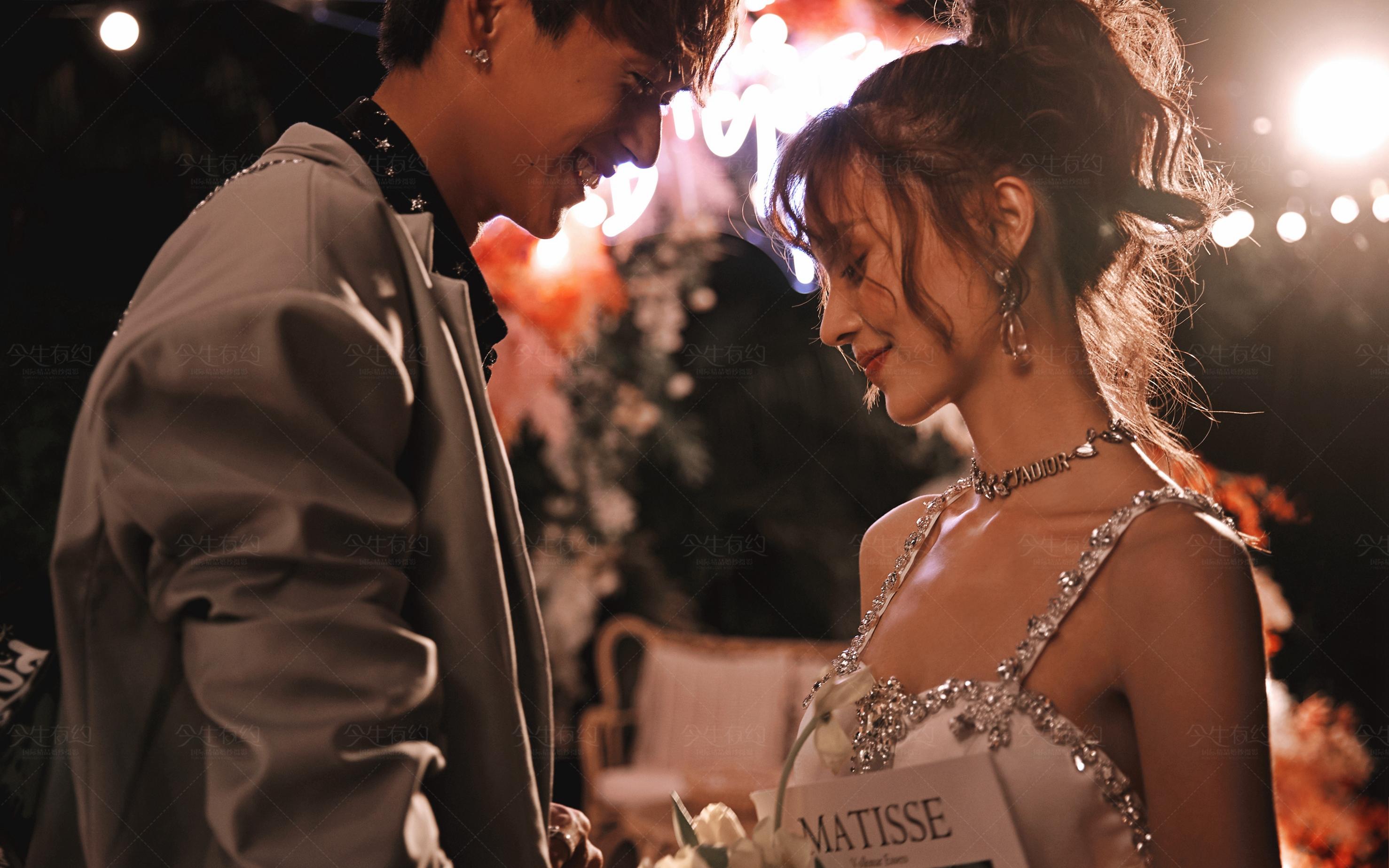 氣韻華服/風(fēng)華正茂贈(zèng)證件照/限量搶購