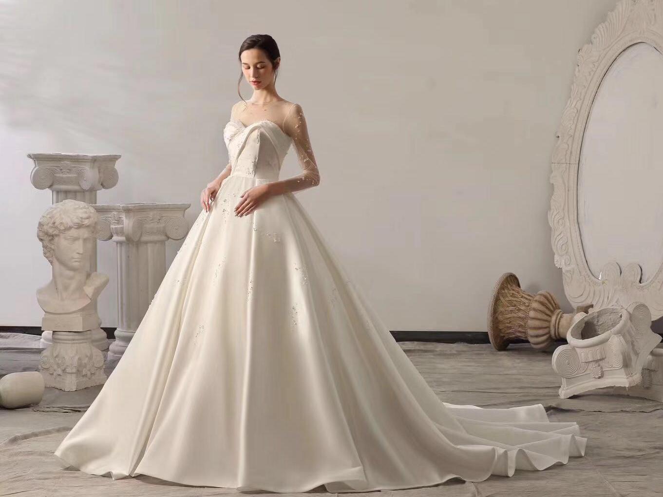 【超值组合】婚纱秀禾礼服7件组合+3组妆面造型