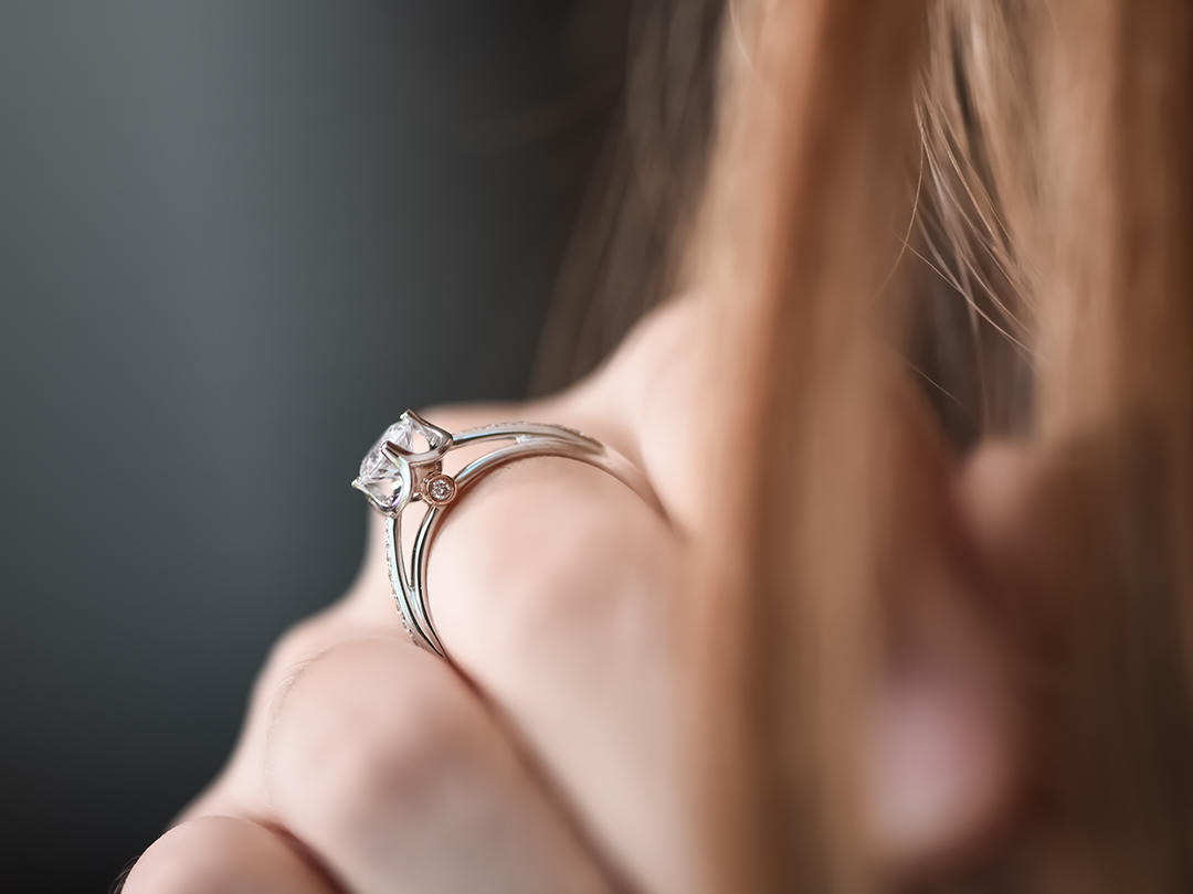 18k金戒指一克拉钻戒 婚戒 钻戒正品