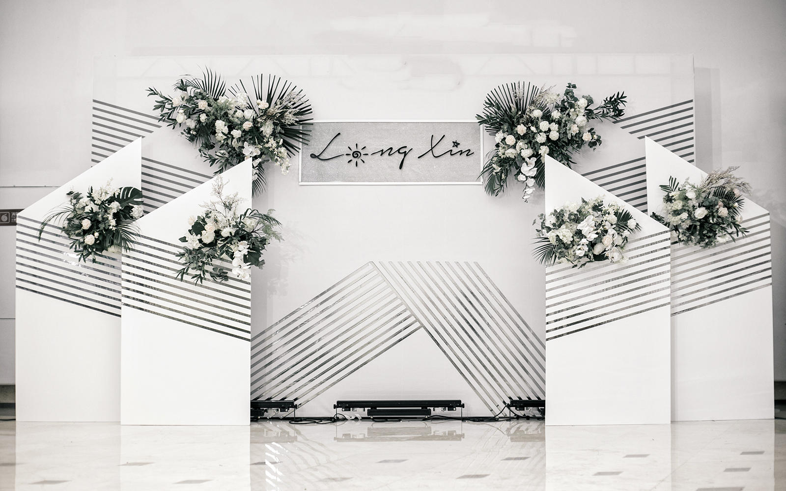 白色灰色线条简约大气小清晰低预算唯美便宜婚礼