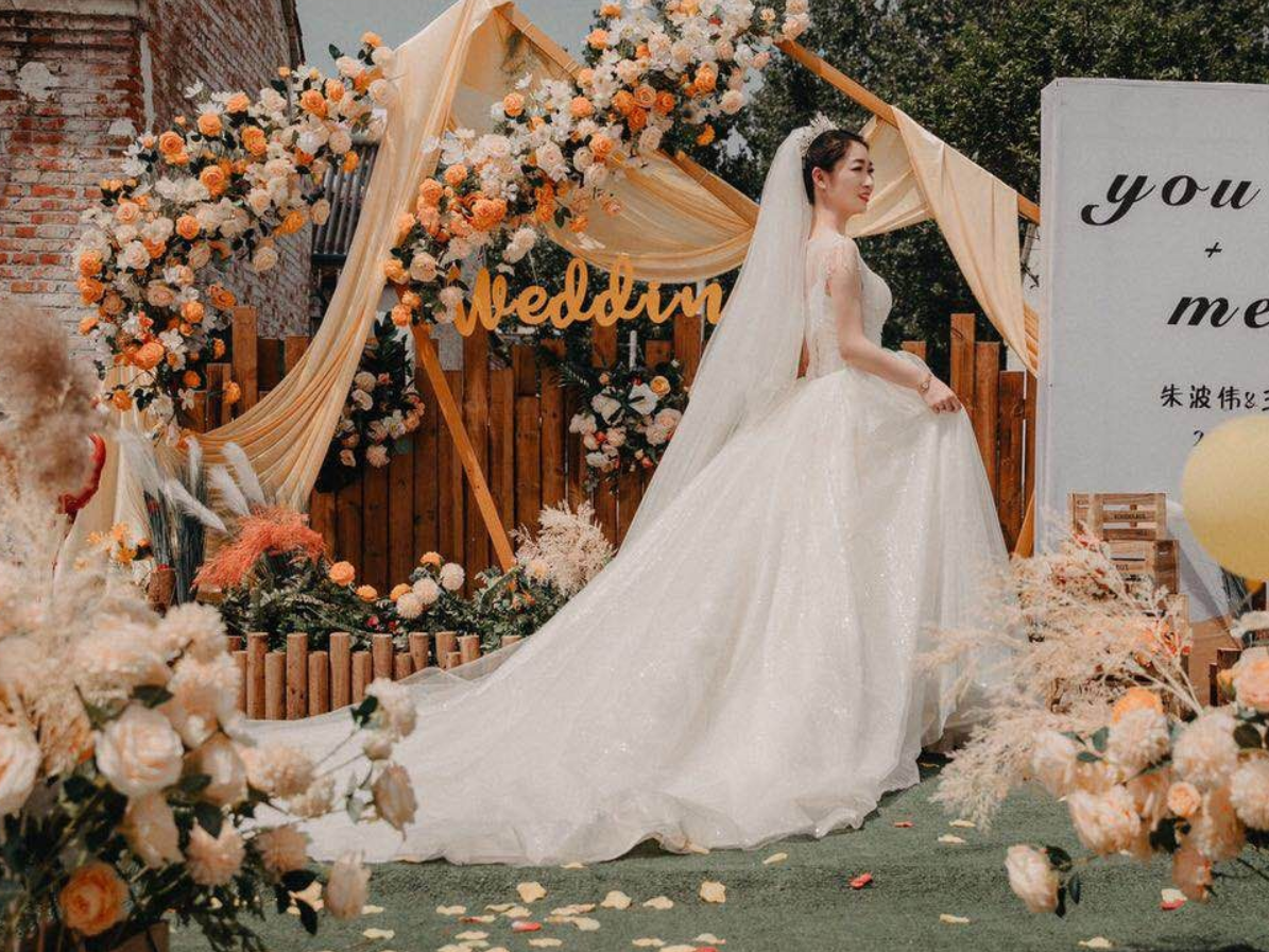[一座城婚礼原创]ins风户外婚礼布置，农村婚礼