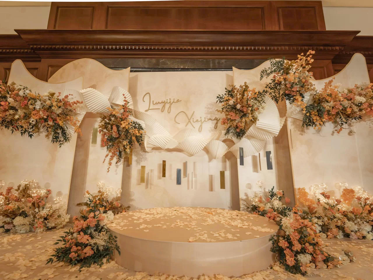 2020新款香槟色婚礼套餐迎宾区舞台区T台区全套