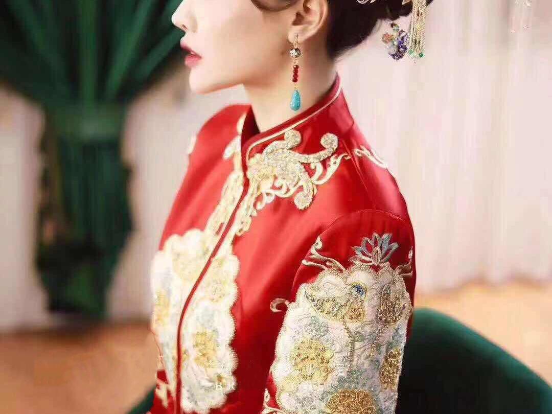 【木槿婚纱一站式套餐】中式婚礼4件套＋总监档跟妆