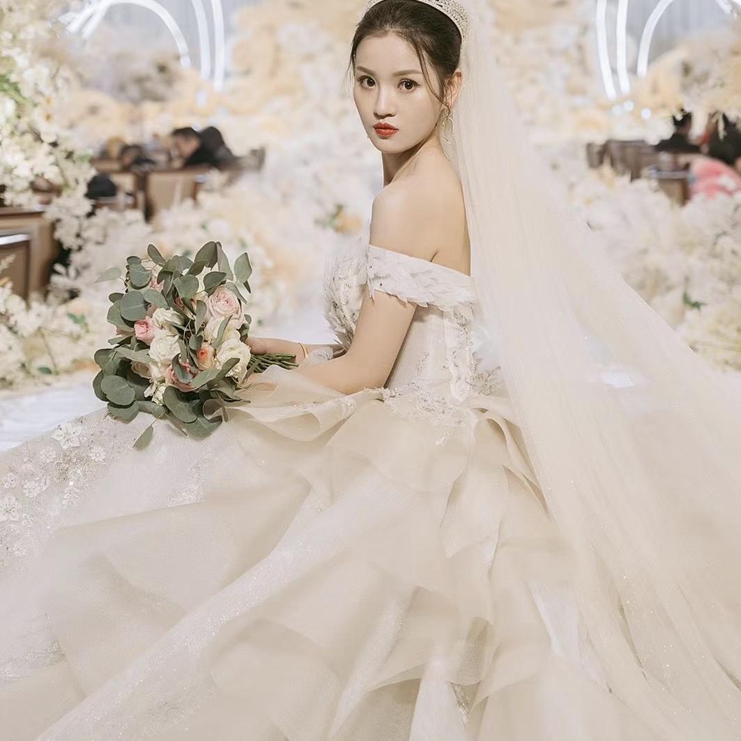 新娘跟妆，接亲，白纱造型婚礼现场分享