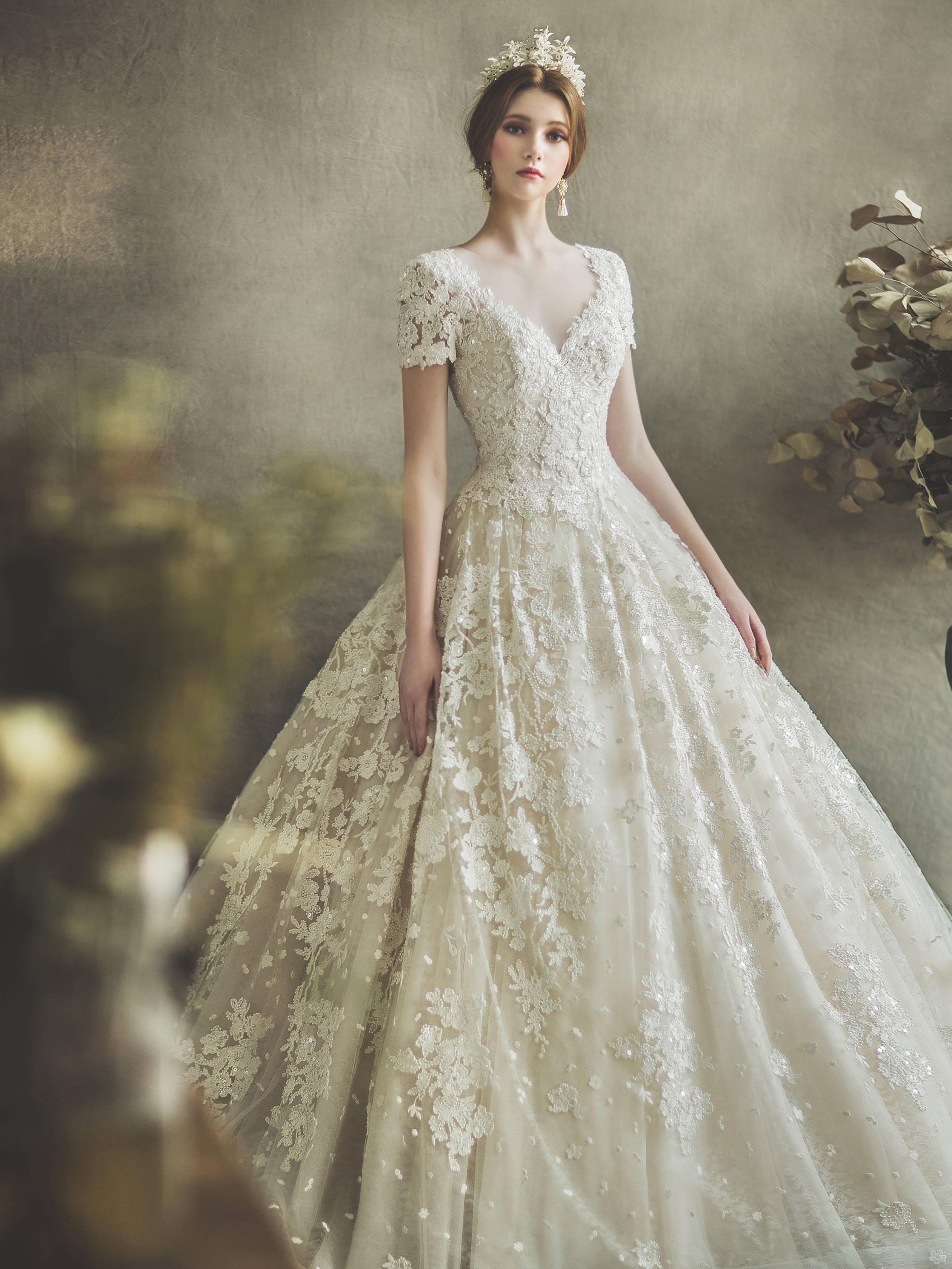 【本季热卖】新品婚纱到店，性价比超高套餐