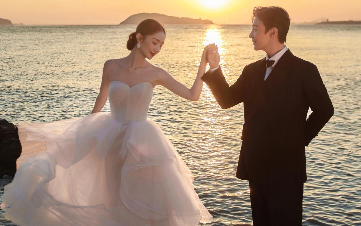 夕阳海景婚纱照电影感拉满｜出片率超高