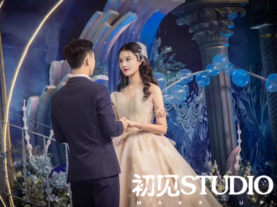 首席化妆师+新娘全天跟妆+6位亲友妆