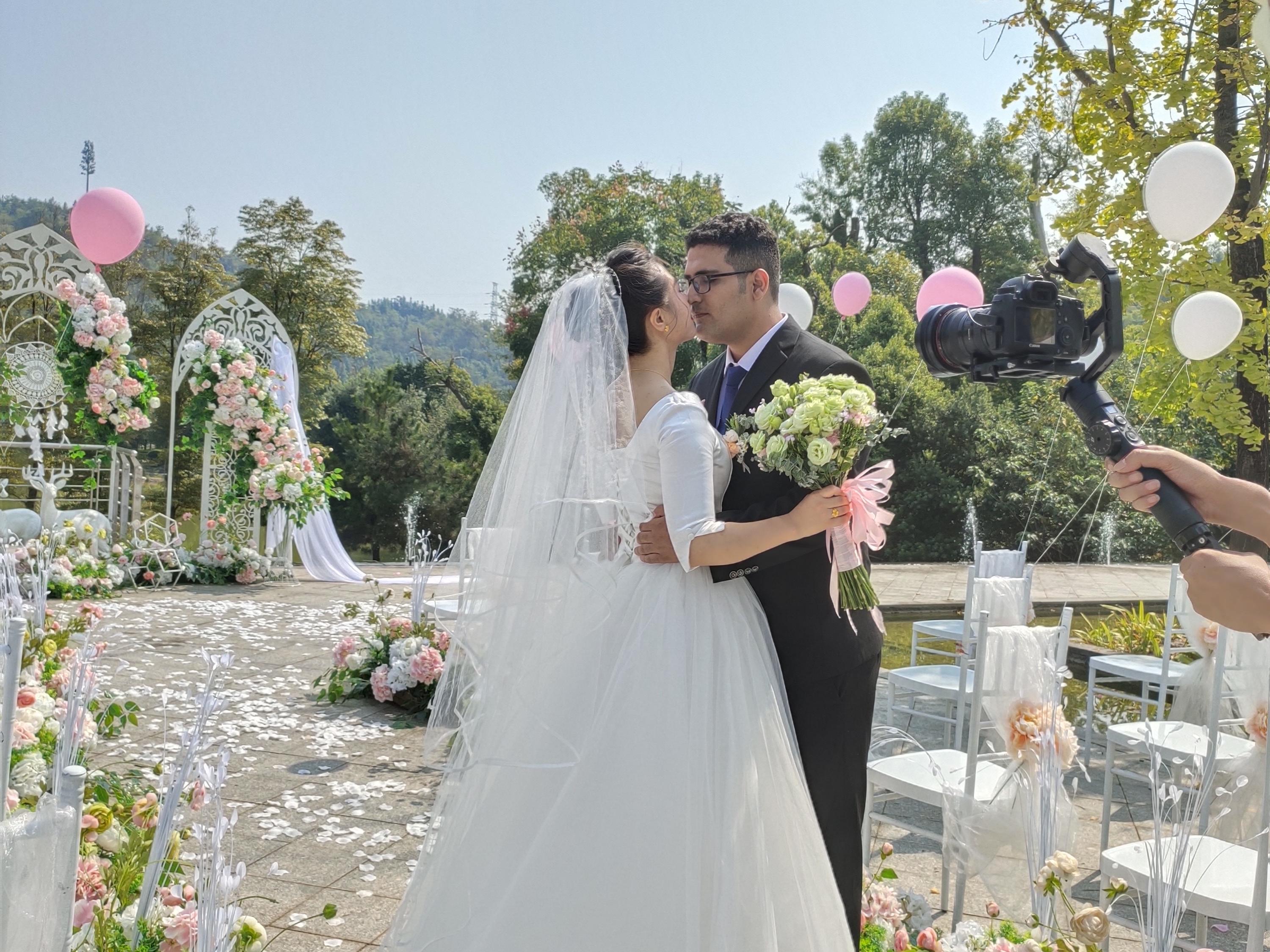 郴州市朵妍美妆造型唯美新娘跟妆+伴娘妆+高档胸贴