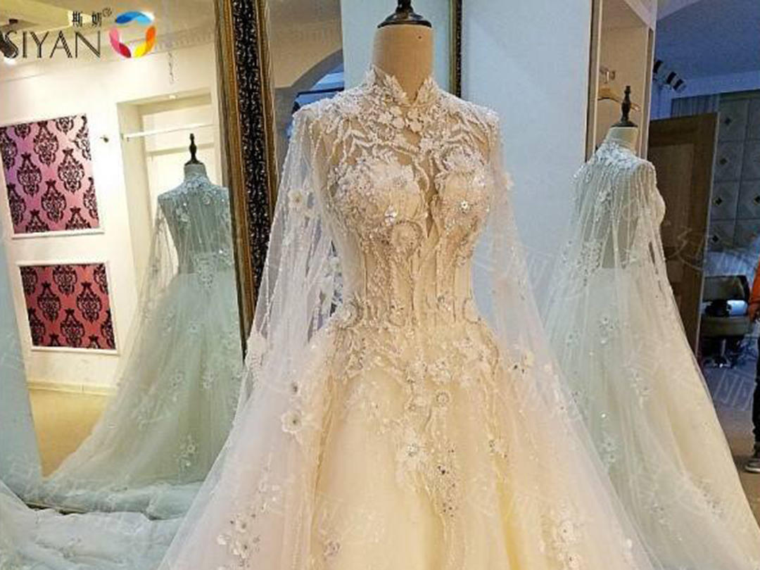 美熙婚纱--长拖尾（最新款）+秀禾+礼服三件套