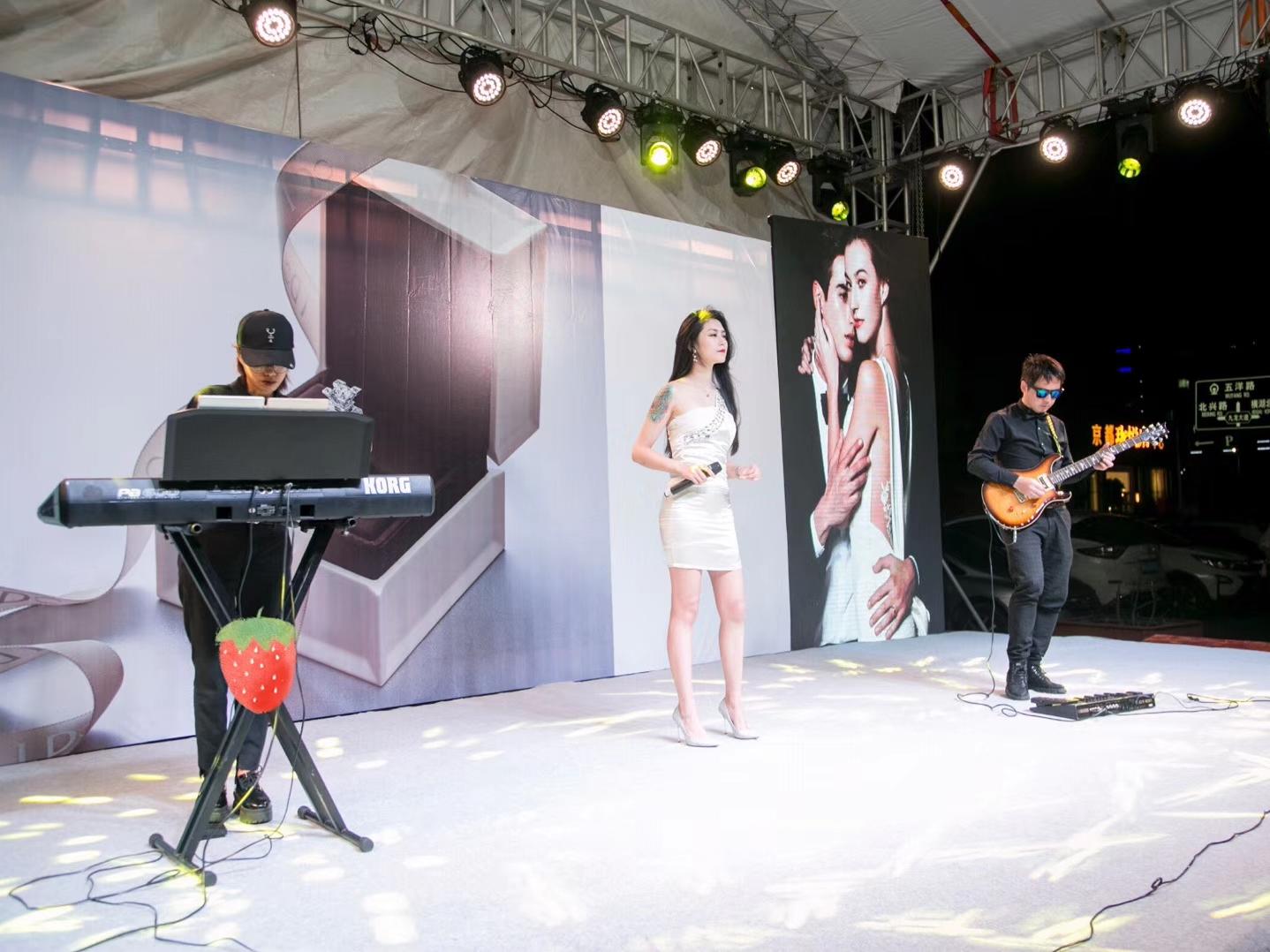 「超人气套餐超」婚礼主持+爵士乐队+好声音歌手