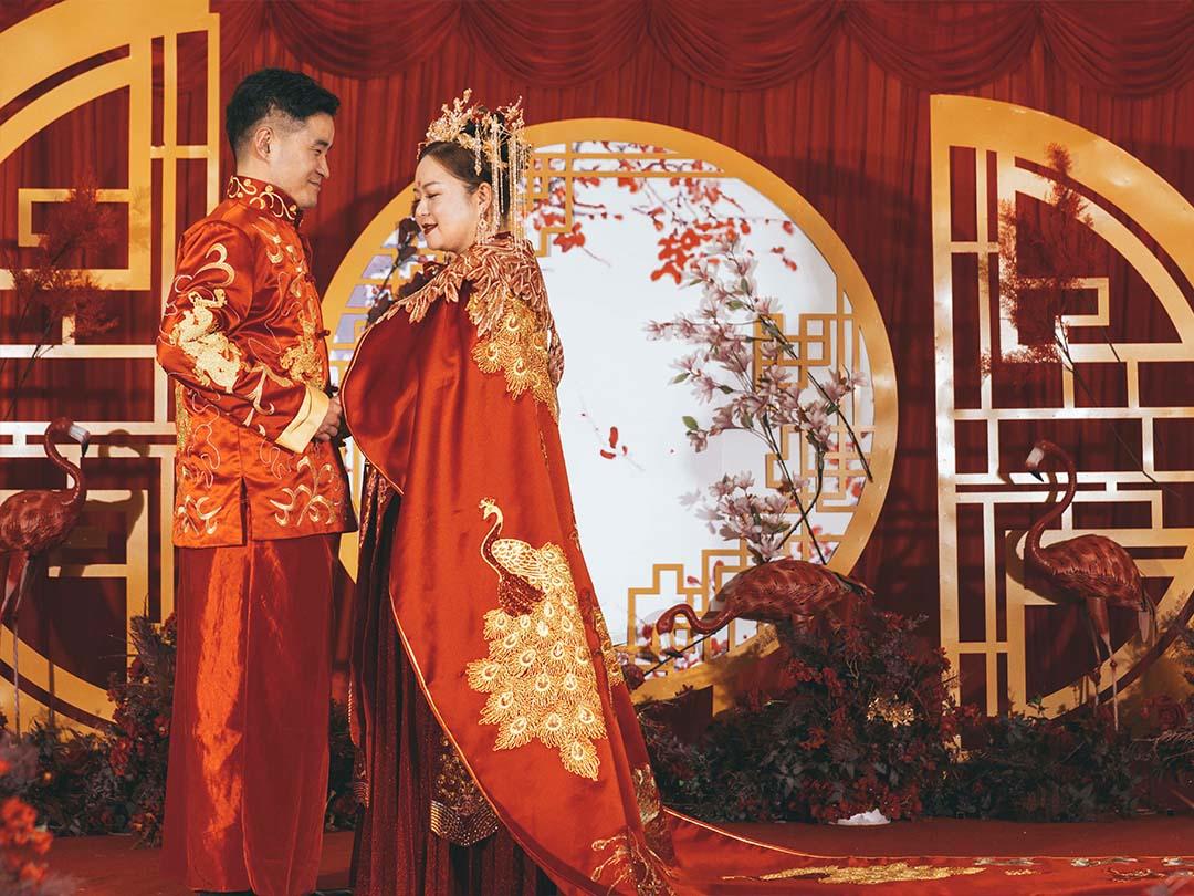 凤冠霞帔-世爵婚礼策划会馆