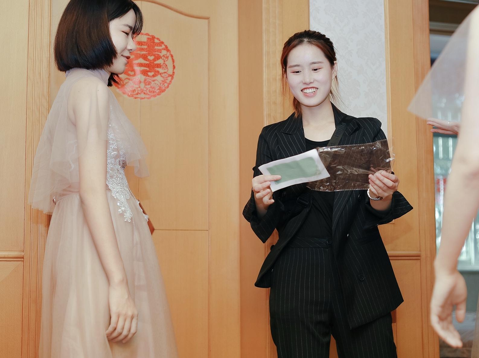 全天放心型管家一名+主持人+DJ+督导