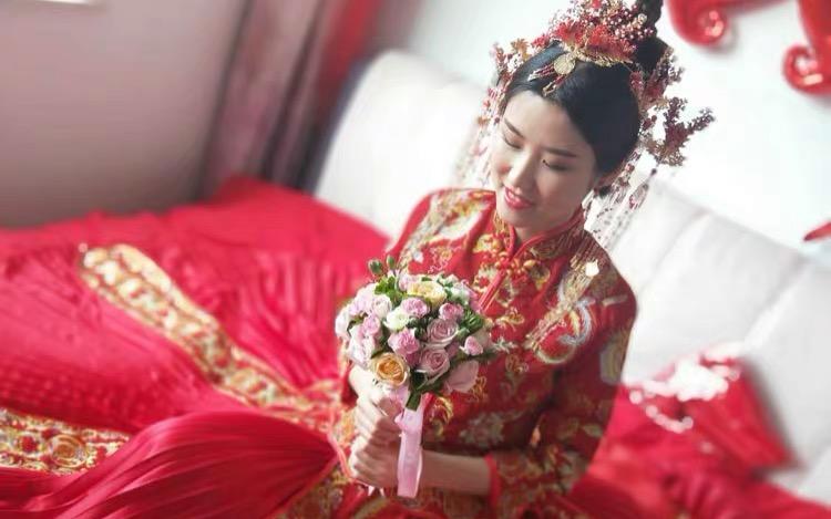 新中式龙凤褂百褶裙秀禾服