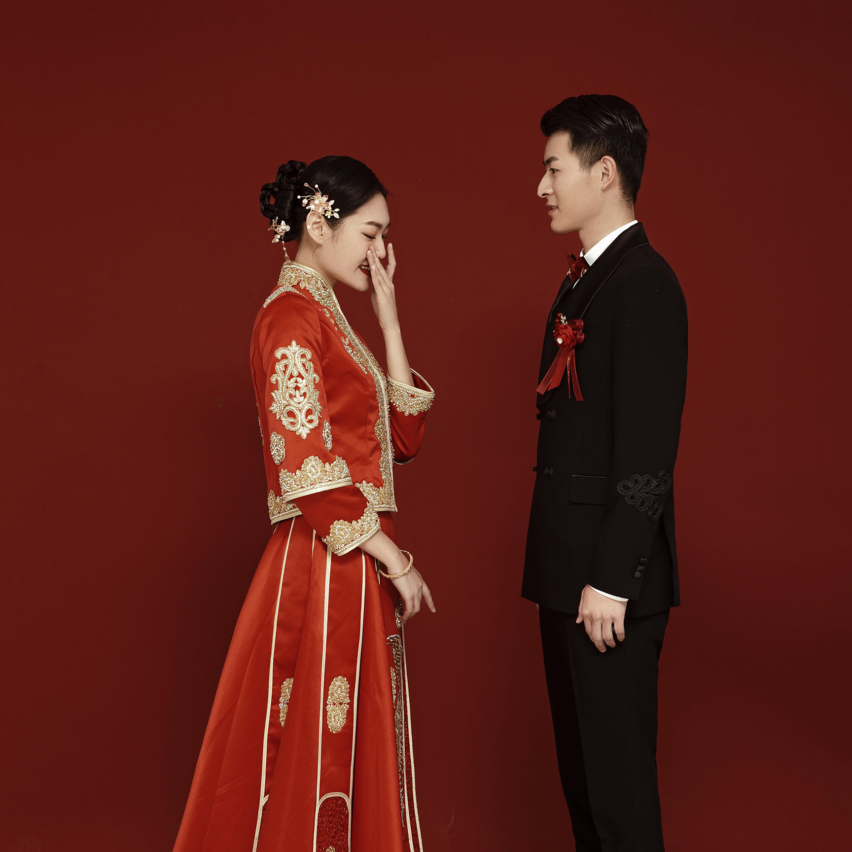   墙烈推荐的新中式婚纱照