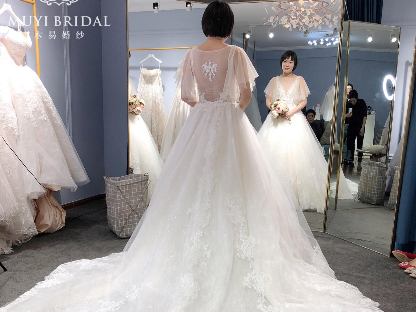 高级定制系列:秀禾+拖尾婚纱+敬酒服+总监跟妆