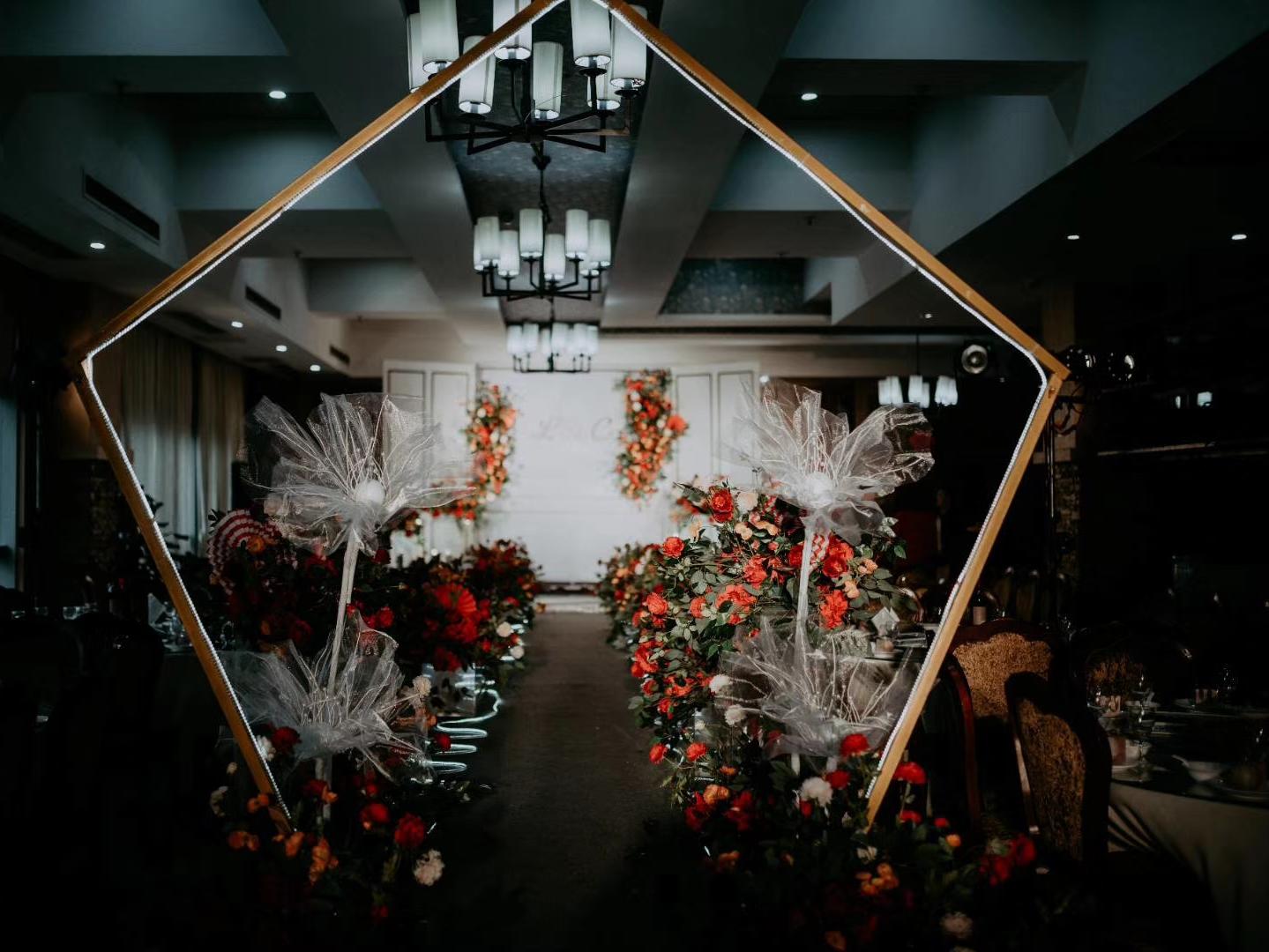 网红精致红白系列婚礼布置