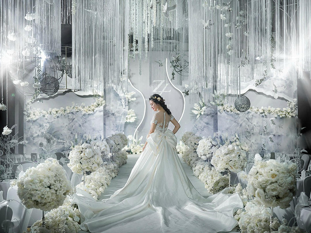 【凤求凰婚礼高新万达店】18999元精致小众套餐